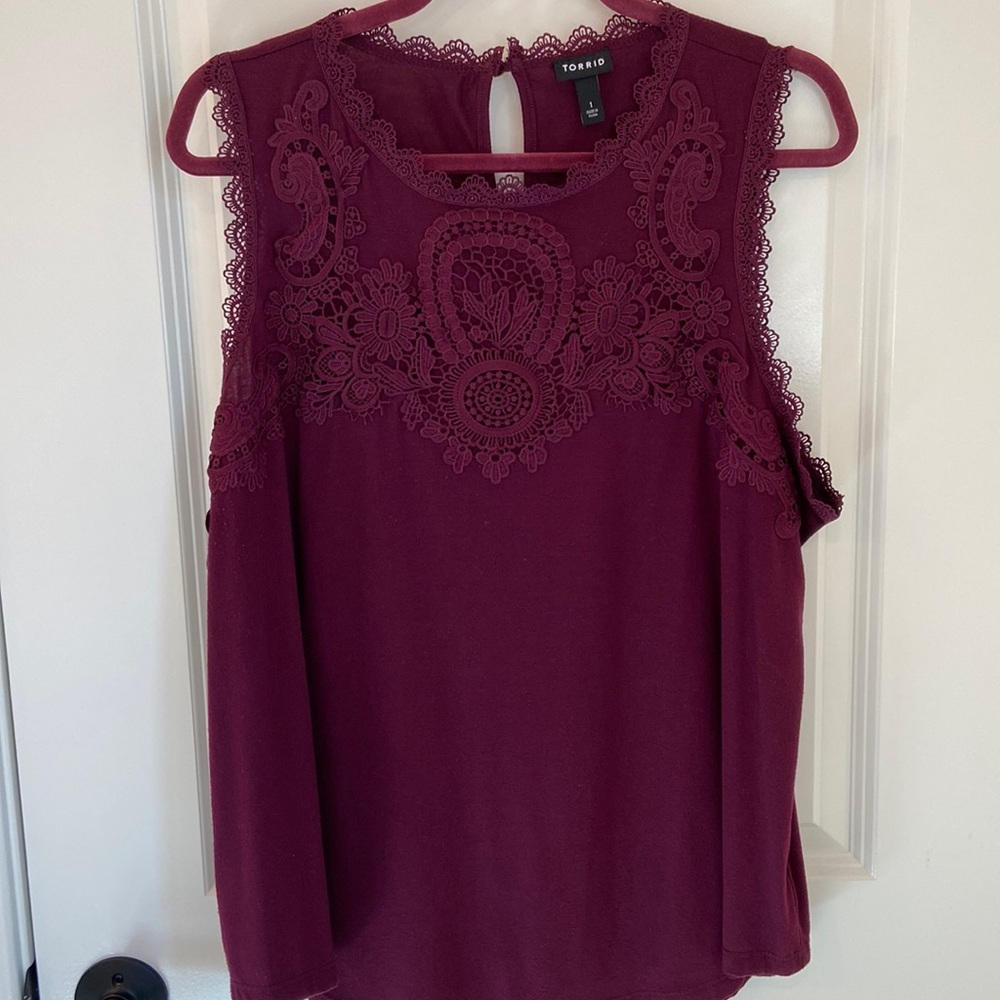Torrid tank with crochet lace detail